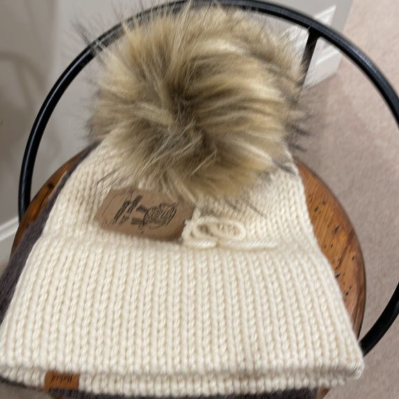 COPY - Winter toques - Picture 1 of 3